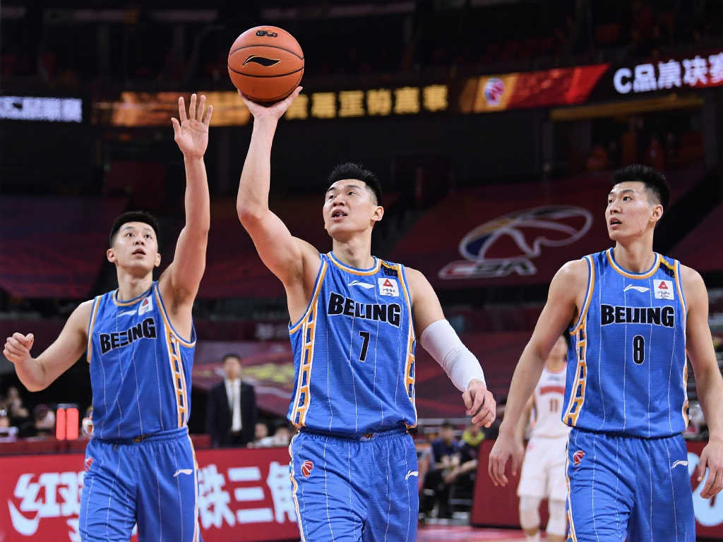 聚焦 | “铁三角”强势出击 北汽男篮总决赛首战告捷 聚焦 | “铁三角”强势出击 北汽男篮总决赛首战告捷
